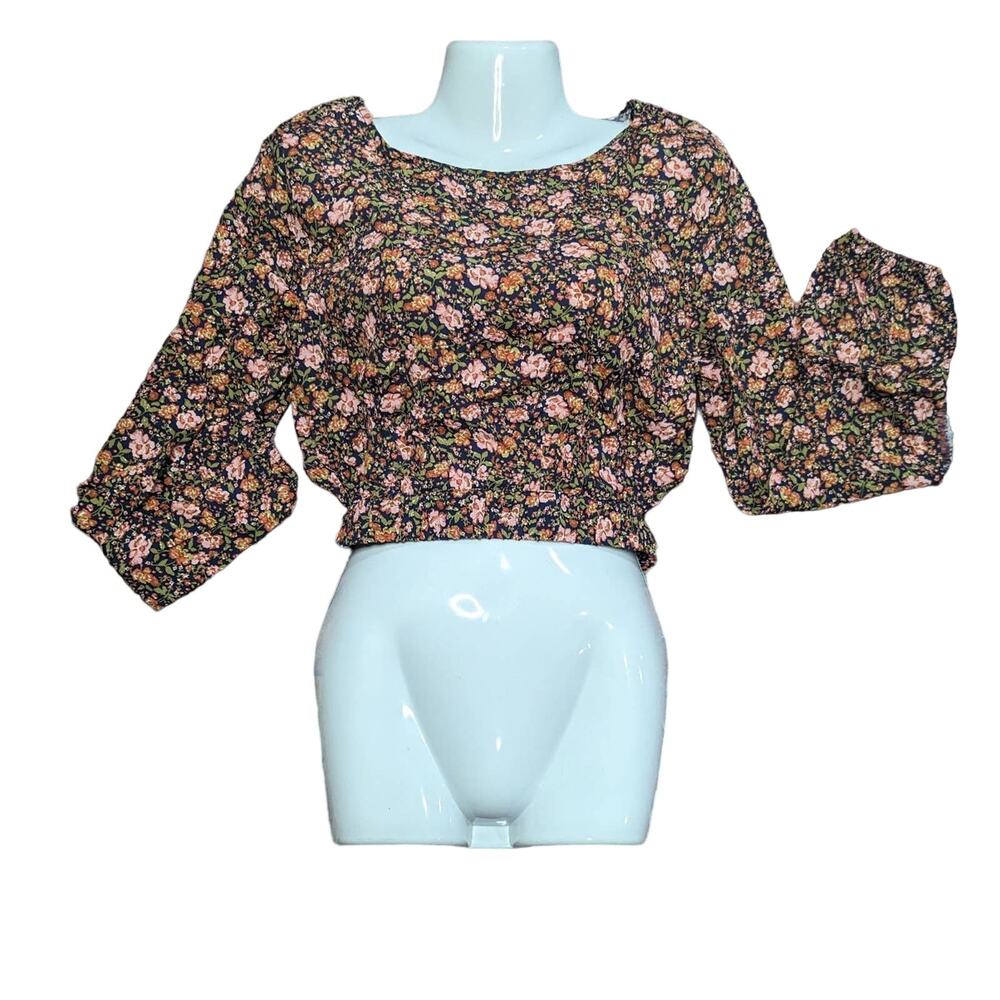 NWT Elodie Long Sleeve Top Floral Open Back Size M.